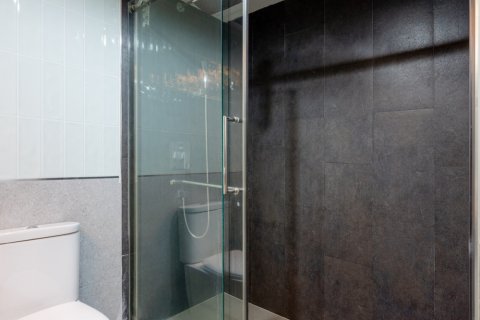 Condo in Bangkok, Thailand, 3 bedrooms № 162735 - photo 25