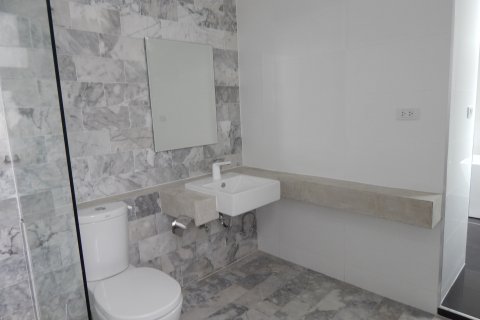 Reihenhaus in Kathu, Thailand 3 Schlafzimmer № 149522 - Foto 17