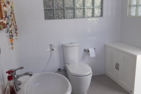 Reihenhaus in Kathu, Thailand 3 Schlafzimmer № 149522 - Foto 14