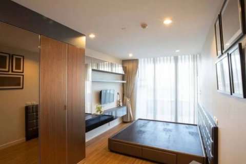 Condo in Bangkok, Thailand, 2 bedrooms № 158828 - photo 8