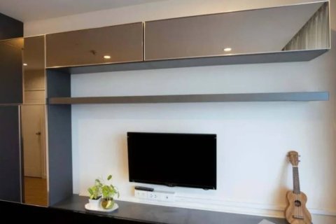Condo in Bangkok, Thailand, 2 bedrooms № 158828 - photo 2