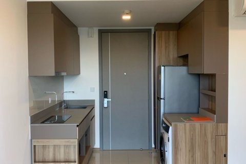 Estudio en el condominio en Watthana, Bangkok, Tailandia № 167210 - foto 7