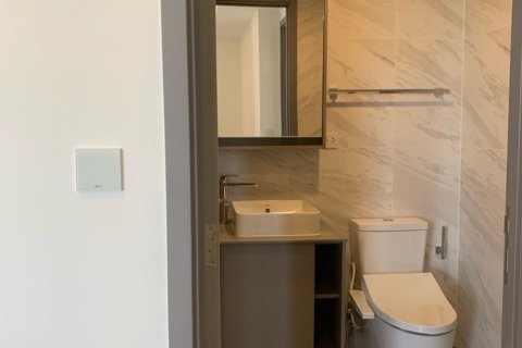 Estudio en el condominio en Watthana, Bangkok, Tailandia № 167210 - foto 11