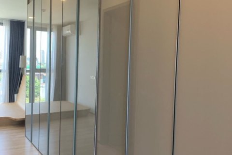 Estudio en el condominio en Watthana, Bangkok, Tailandia № 167210 - foto 9