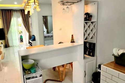 Casa de 2 dormitorios en Pattaya, Tailandia № 167206 - foto 7