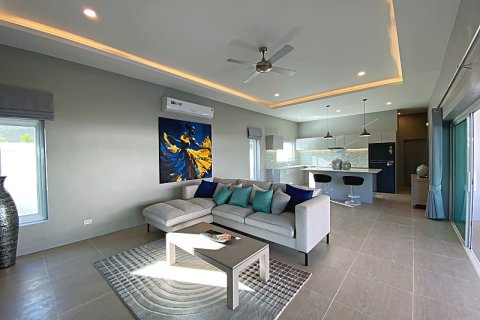 Chalet de 3 dormitorios en Hua Hin, Tailandia № 168416 - foto 12