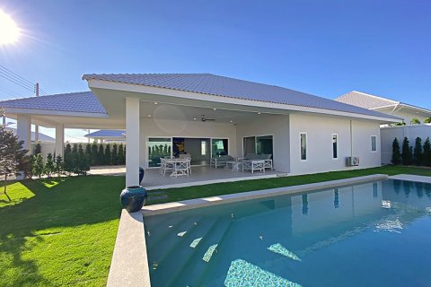 Chalet de 3 dormitorios en Hua Hin, Tailandia № 168416 - foto 8