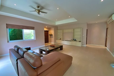 Chalet de 3 dormitorios en Hua Hin, Tailandia № 168419 - foto 6