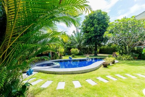 Chalet de 3 dormitorios en Hua Hin, Tailandia № 168419 - foto 2