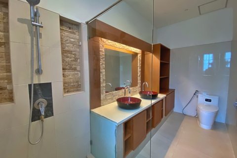 Chalet de 3 dormitorios en Hua Hin, Tailandia № 168419 - foto 18