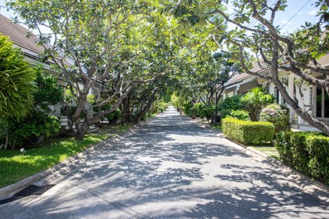 Condominio de 3 dormitorios en Hua Hin, Tailandia № 168414 - foto 28