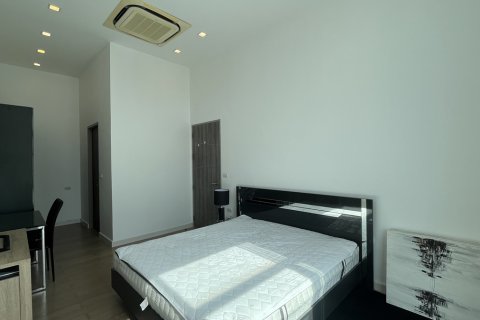 Condo à Watthana, Bangkok, Thaïlande, 3 chambres № 201175 - photo 10