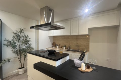 Condo in Watthana, Bangkok, Thailand, 3 bedrooms № 201169 - photo 12