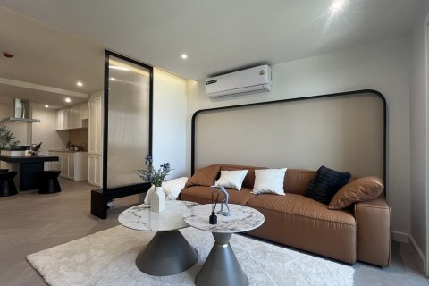 Condo in Watthana, Bangkok, Thailand, 3 bedrooms № 201169 - photo 17