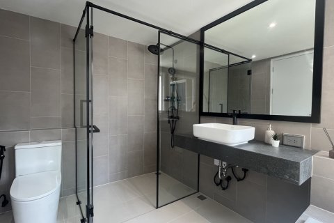 Condo in Watthana, Bangkok, Thailand, 3 bedrooms № 201169 - photo 5