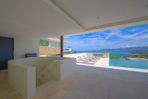 Casa de 4 dormitorios en Surat Thani, Tailandia № 181077 - foto 5