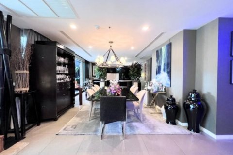 Ático de 3 dormitorios en Bangkok, Tailandia № 181073 - foto 10