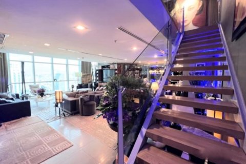 Ático de 3 dormitorios en Bangkok, Tailandia № 181073 - foto 3