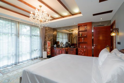 Casa de 4 dormitorios en Bang Tao, Tailandia № 181079 - foto 3