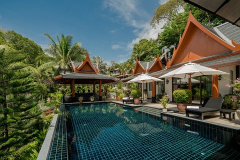 Casa de 4 dormitorios en Bang Tao, Tailandia № 181079 - foto 16