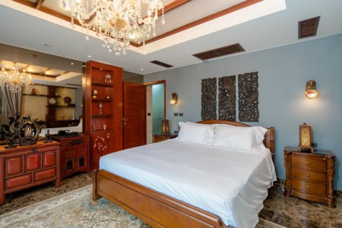 Casa de 4 dormitorios en Bang Tao, Tailandia № 181079 - foto 30