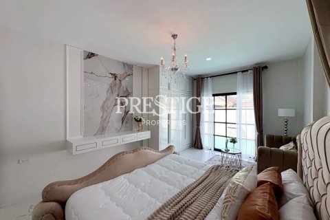Maison à Pattaya, Thaïlande 4 chambres № 197628 - photo 14