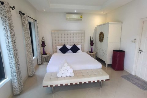 Chalet de 3 dormitorios en Pattaya, Tailandia № 147366 - foto 6