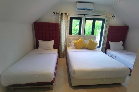 Chalet de 3 dormitorios en Pattaya, Tailandia № 147366 - foto 15