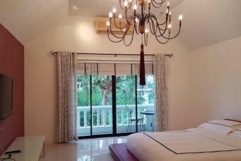 Chalet de 3 dormitorios en Pattaya, Tailandia № 147366 - foto 19