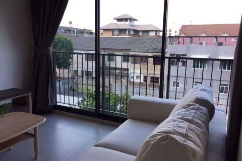 Condominio de 1 dormitorio en Lat Phrao, Bangkok, Tailandia № 48173 - foto 2