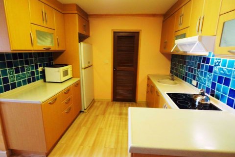 Condominio de 2 dormitorios en Bang Rak, Bangkok, Tailandia № 48175 - foto 3