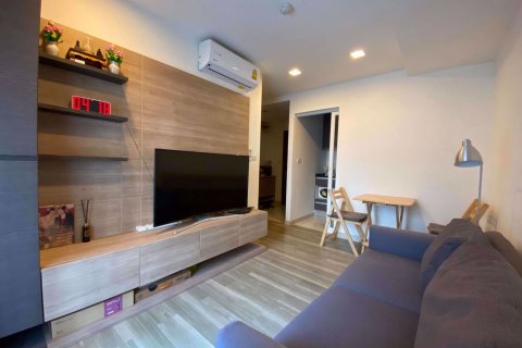 Condominio de 2 dormitorios en Phra Khanong, Bangkok, Tailandia № 48172 - foto 2