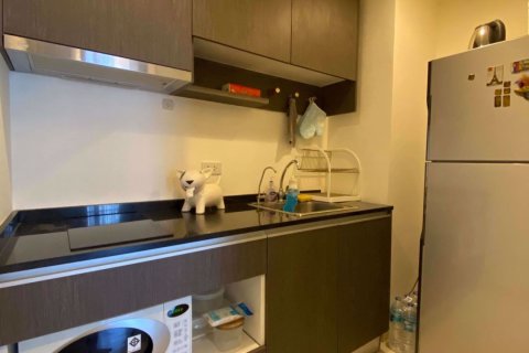 Condominio de 2 dormitorios en Phra Khanong, Bangkok, Tailandia № 48172 - foto 3