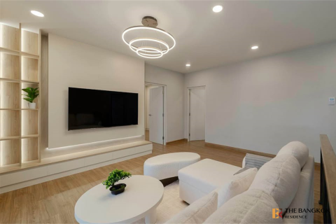 House in Bangkok, Thailand 4 bedrooms № 189155