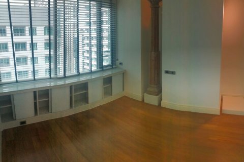 Condominio de 3 dormitorios en Bangkok, Tailandia № 65701 - foto 11