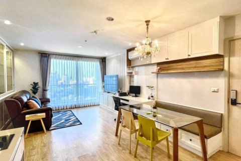 Condominio de 2 dormitorios en Khlong Toei, Bangkok, Tailandia № 115302 - foto 3