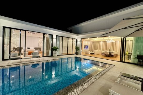 Chalet de 5 dormitorios en Phuket, Tailandia № 115298 - foto 2