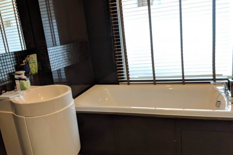 Condominio de 2 dormitorios en Bangkok, Tailandia № 66565 - foto 11