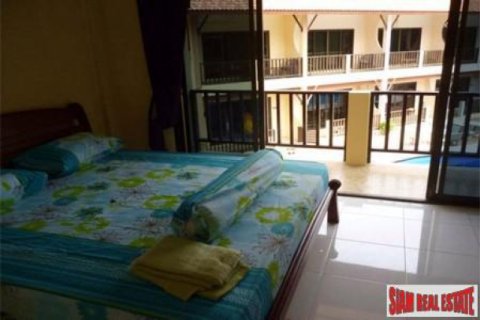 Chalet de 40 dormitorios en Pattaya, Tailandia № 202652 - foto 4