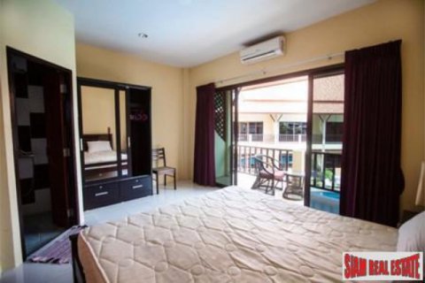 Chalet de 40 dormitorios en Pattaya, Tailandia № 202652 - foto 3
