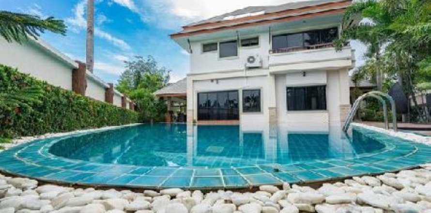 Casa de 3 dormitorios en Jomtien Beach, Pattaya, Tailandia № 202651