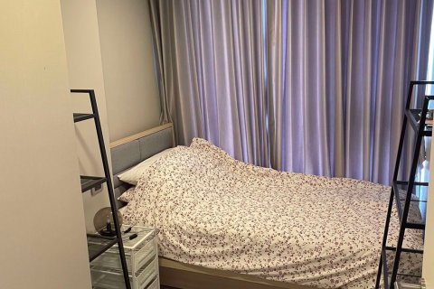 Condominio de 2 dormitorios en Samut Prakan, Tailandia № 68332 - foto 4