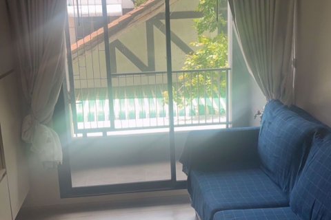 Condominio de 2 dormitorios en Samut Prakan, Tailandia № 68332 - foto 7