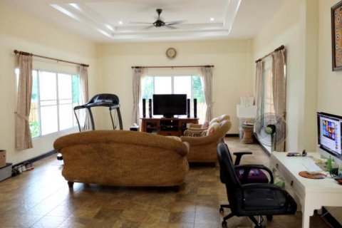 Casa de 4 dormitorios en Chiang Mai, Tailandia № 162472 - foto 3
