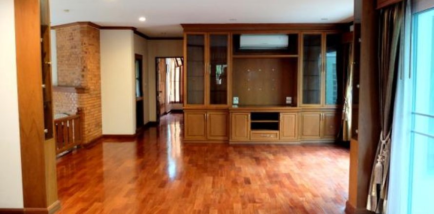 Maison à Chiang Mai, Thaïlande 4 chambres № 162471