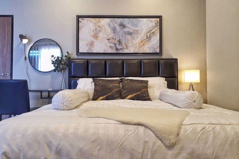 Condominio de 2 dormitorios en Ratchathewi, Bangkok, Tailandia № 47823 - foto 2