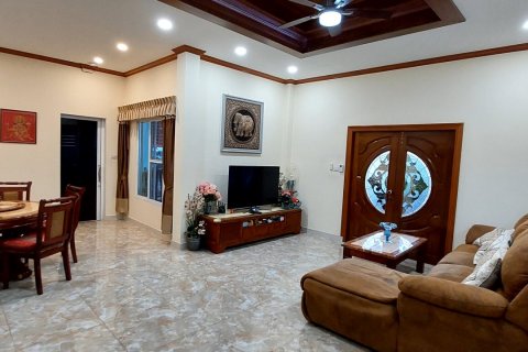 Casa de 3 dormitorios en Pattaya, Tailandia № 46898 - foto 5
