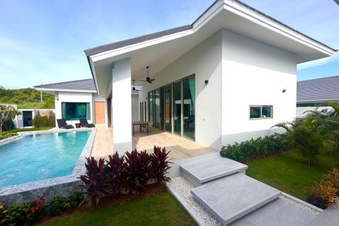 Villa in Hua Hin, Thailand 4 Schlafzimmer № 222505 - Foto 16