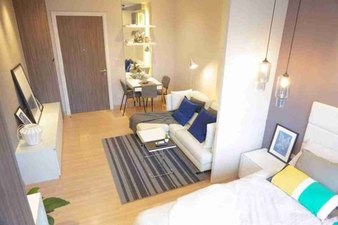 Condominio de 1 dormitorio en Thonburi, Bangkok, Tailandia № 208670 - foto 4