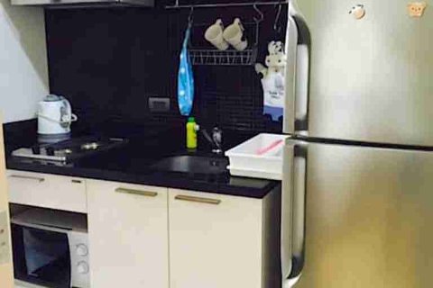 Condominio de 1 dormitorio en Thonburi, Bangkok, Tailandia № 208675 - foto 4